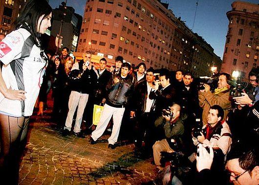 Una actriz porno argentina se desnudará por All Boys (foto 1)