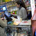 Los indicadores de ventas y facturación confirman que el repunte del gasto aún no se traduce en mayor volumen de consumo. Los indicadores de ventas y facturación confirman que el repunte del gasto aún no se traduce en mayor volumen de consumo.