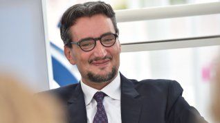 El empresario aprovechó el legado de su familia para expanderlo por todo el mundo. El empresario aprovechó el legado de su familia para expanderlo por todo el mundo.