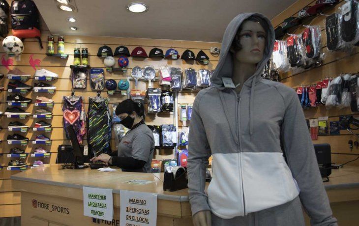 Empleados de comercio completaron aumento del 54%
