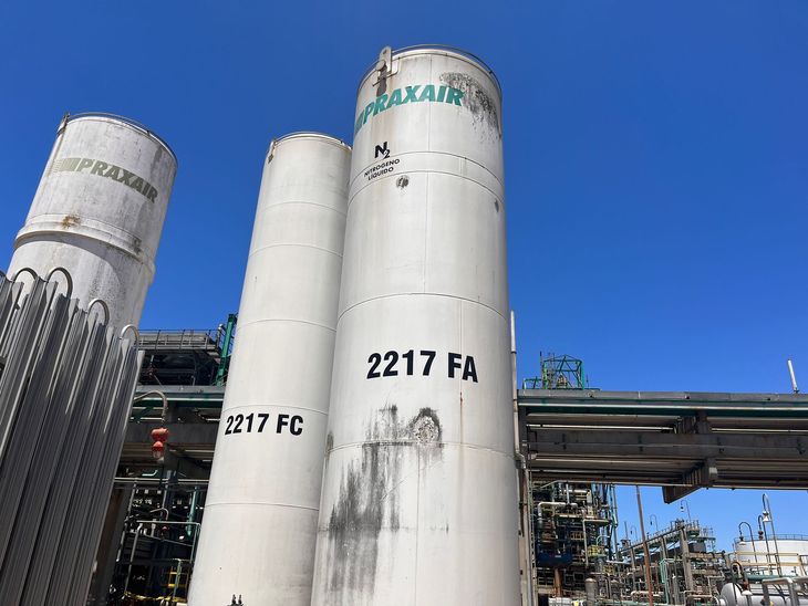 La sustitución del cracking catalítico es una de las operaciones más importantes del mantenimiento. La sustitución del cracking catalítico es una de las operaciones más importantes del mantenimiento.