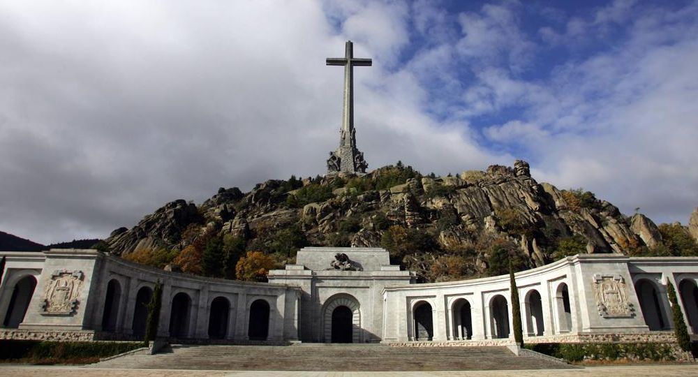Desde 1975 hasta 2019, el dictador Francisco Franco reposó en el Valle de los Caídos, hoy Valle de Cuelgamuros.