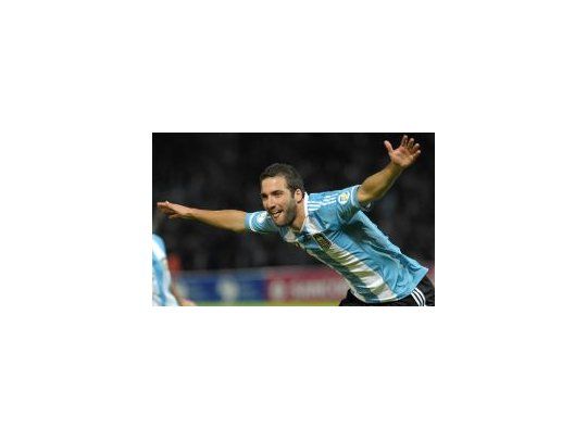 Gonzalo Higuaín elogió el trabajo de Alejandro Sabella.