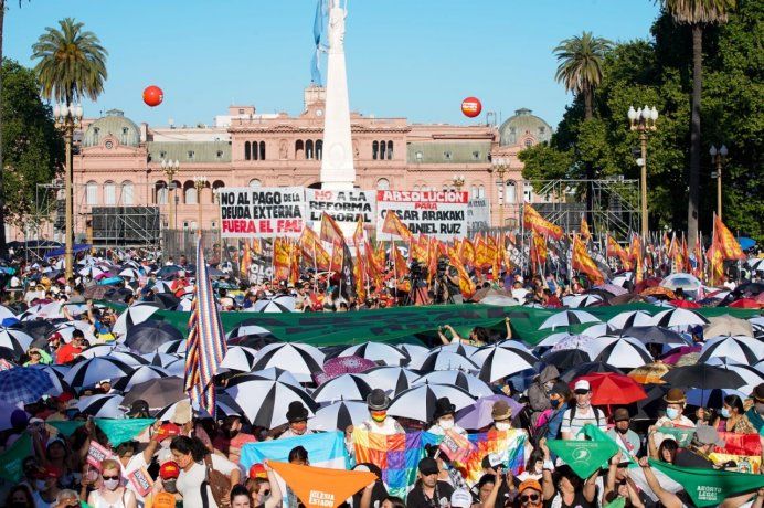 Más de 35 mil personas en la Plaza de Mayo