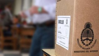 Tres precandidatos a las PASO no podrían ejercer cargos públicos en caso de ganar las elecciones por no haber ido a votar en elecciones pasadas.&nbsp;
