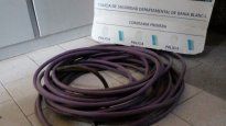 Algunos de los cables robados por el delincuente en Bahía Blanca