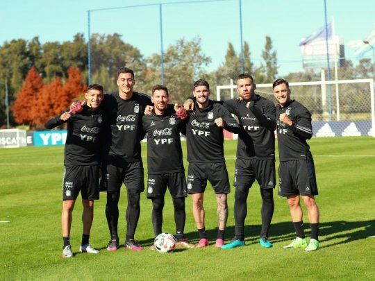 Sonrisas. La Selección tuvo muchas sonrisas en su primer entrenamiento.