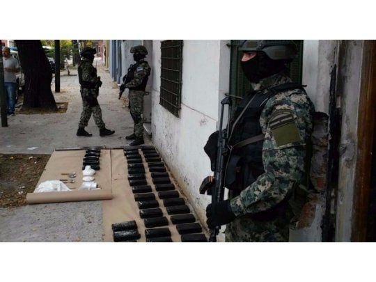 Lo detuvieron con 143 kilos de cocaína dentro del taxi