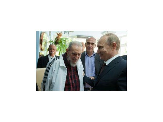 Vladimir Putin junto a Fidel Castro.