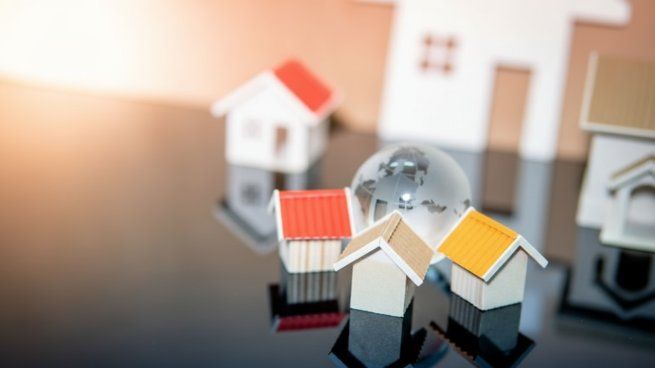 La bola de cristal del mercado inmobiliario refleja expectativas renovadas: el respaldo político y la baja del dólar impulsan el retorno de la demanda