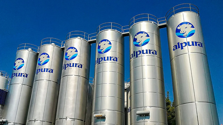 Alpura, acrónimo de Ganaderos Productores de Leche Pura, S.A.P.I. de C.V., fue fundada en 1973 Alpura, acrónimo de Ganaderos Productores de Leche Pura, S.A.P.I. de C.V., fue fundada en 1973