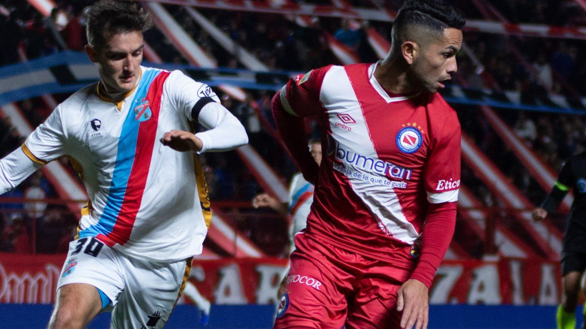 Argentinos Juniors and Arsenal tied in La Paternal