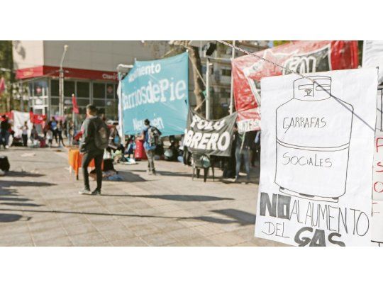 GENERAL. Las quejas por las subas de las tarifas se extienden a todo el país. En el sur, el aumento del gas envasado suma preocupación.