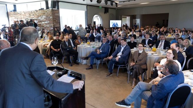 Gabriel Oddone, Martín Guerra y Richard Read coincidieron en el encuentro en la Fundación DAT.
