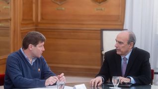Gustavo Melella y Guillermo Francos, en la Casa Rosada.