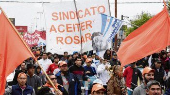 los aceiteros continuan con las medidas de fuerza ante la falta de acuerdo salarial