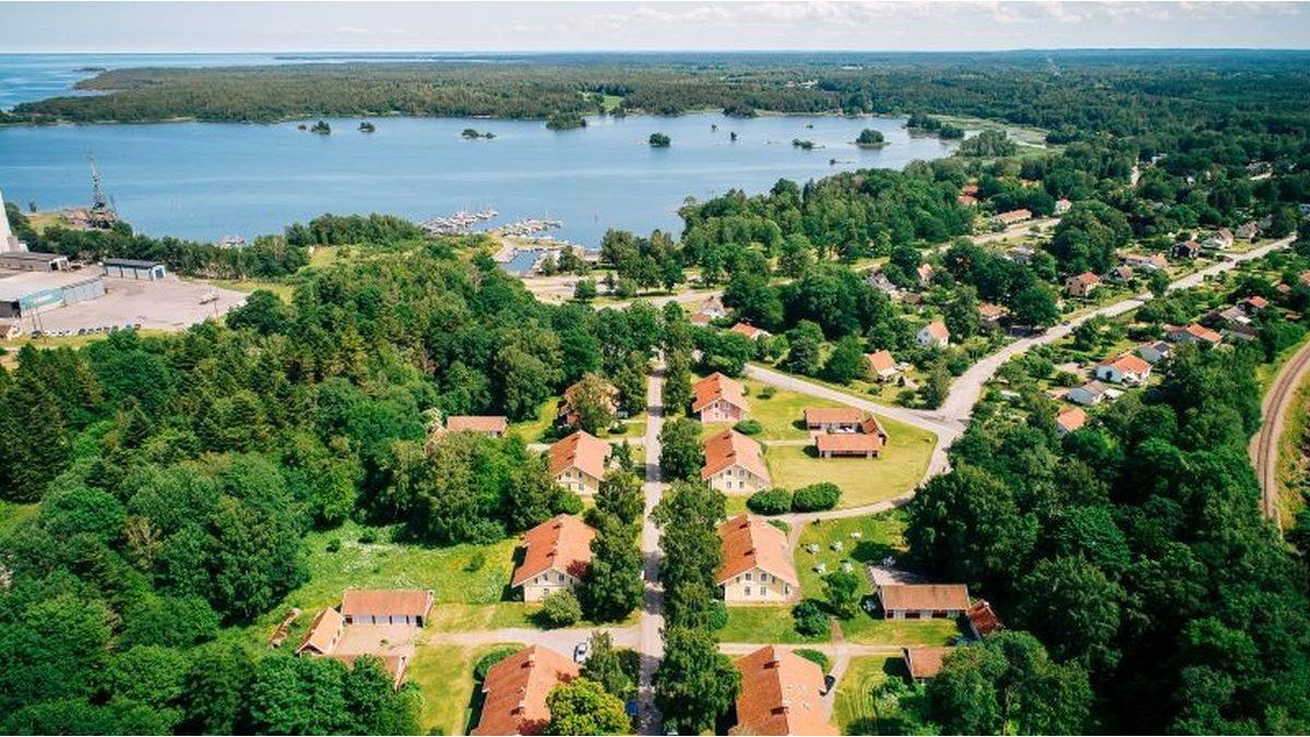 A town put land on sale for 10 cents per m2 and unleashed a worldwide furor