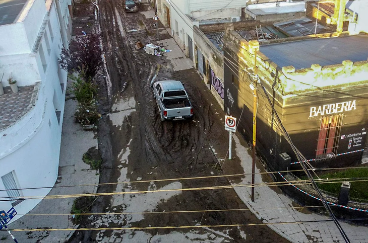 El fuerte temporal de lluvias dejó 13 víctimas fatales y se mantiene la búsqueda de personas desaparecidas. Foto: NA. El fuerte temporal de lluvias dejó 13 víctimas fatales y se mantiene la búsqueda de personas desaparecidas. Foto: NA.