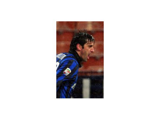Poker de goles. Diego Milito marcó cuatro goles pero su equipo no ganó.
