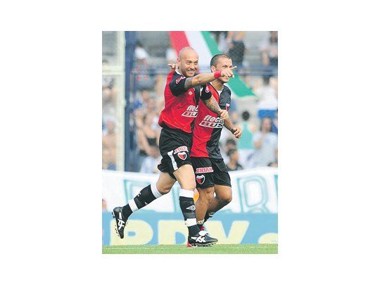 Javier Chevantón fue la gran figura. Marcó dos goles y mostró toda su categoría, en un torneo en el que lo persiguieron las lesiones.
