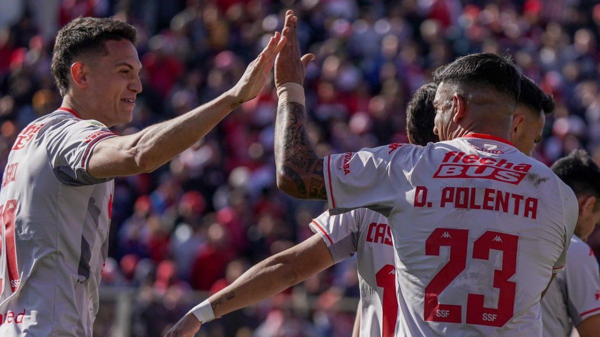 Unión beat Lanús and joined the lot above