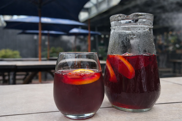 Direcciones: Av. Rafael Obligado 7010, Costanera; Av. Monroe 1850, Barrio Chino. Direcciones: Av. Rafael Obligado 7010, Costanera; Av. Monroe 1850, Barrio Chino.