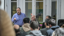 El gobernador Quintela decidirá con la tropa propia en los próximos días, si desdobla las elecciones.&nbsp;