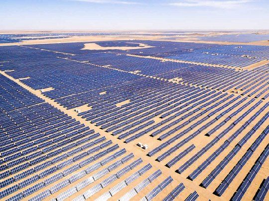 El parque Cauchari Solar, conformado por tres plantas de 100 Mw cada una, comenzó a tomar forma hace cuatro años después de que la provincia ganara dicha licitación.