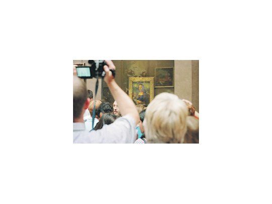 El Museo del Louvre anunció que, «por su extrema fragilidad» la obra de Leonardo Da Vinci no saldrá de Paris, pese a la campaña oficial italiana de junta de firmas para apoyar el préstamo.
