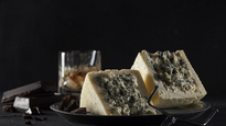 dia internacional del queso azul: opciones para maridarlo
