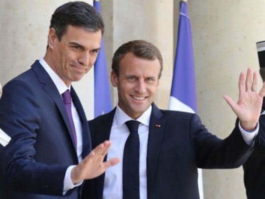 Macron y Sánchez conversaron este viernes sobre la crisis migratoria en Ceuta y coordinaron medidas para fortalecer el control fronterizo.