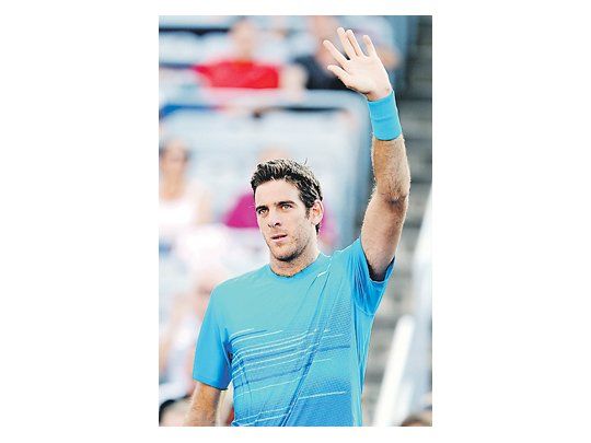 «Delpo» saluda como despidiéndose de Montreal. El tandilense terminó padeciendo los innumerables parates del match ante Cilic debido a la lluvia.