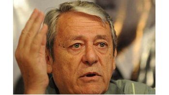 Carlos Kunkel.