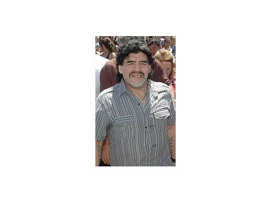 Ucrania no entabló contactos para contratar a Maradona.