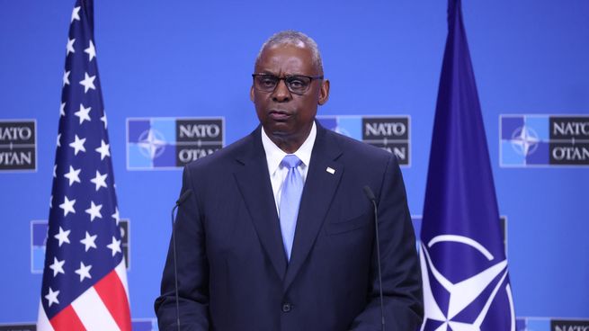 Lloyd Austin anunció que el nuevo paquete para Ucrania incluirá armas antitanque e interceptores de defensa aérea. 