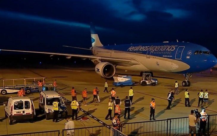 Un nuevo vuelo de Aerolíneas parte a Moscú para traer más dosis de Sputnik V al país