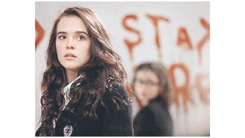 Un poco de “Crepúsculo”, un poco de Harry Potter y otro poco de amor teenager, la fórmula de “Academia de vampiros”.