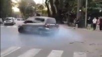 El auto hizo trompos en plena avenida Libertador