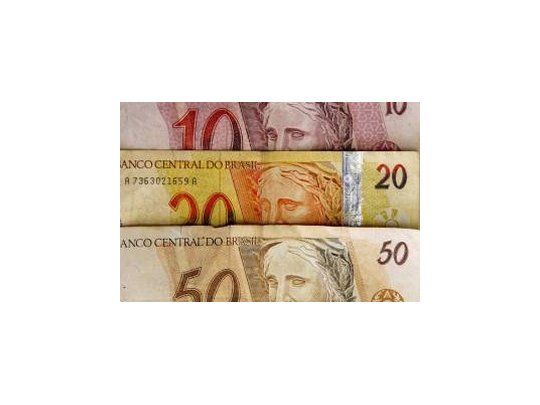 Brasil: mientras el dólar se dispara, el gobierno se resiste a usar reservas para contenerlo
