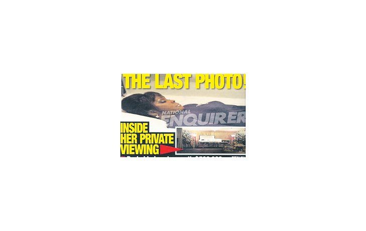 La portada de «National Enquirer», con la foto de Whitney Houston en el ataúd que provocó sorpresa y enojo entre los allegados de la cantante.