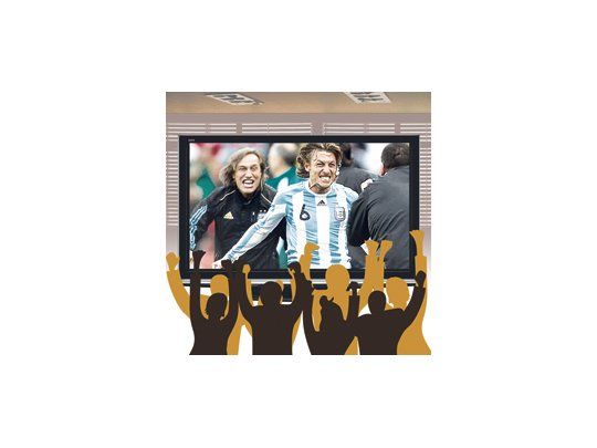 Mañana las oficinas se transformarán por dos horas en un estadio de fútbol, donde nadie pensará en trabajo.