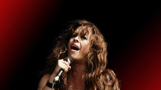 Alanis Morissette crítica el documental en el que revela que fue abusada cuando tenia 15 años