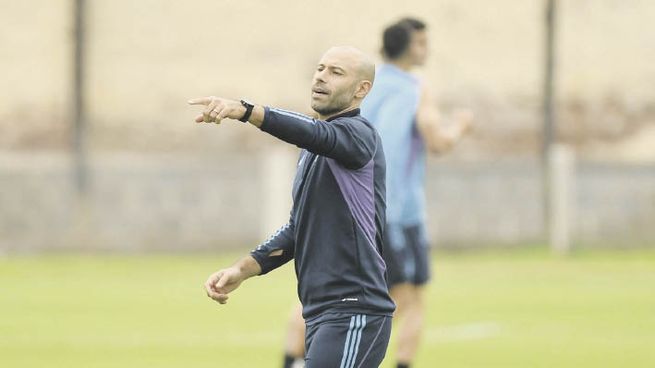 A último momento. Definirá Mascherano el interrogante que tiene en el mediocampo. El resto, definido.