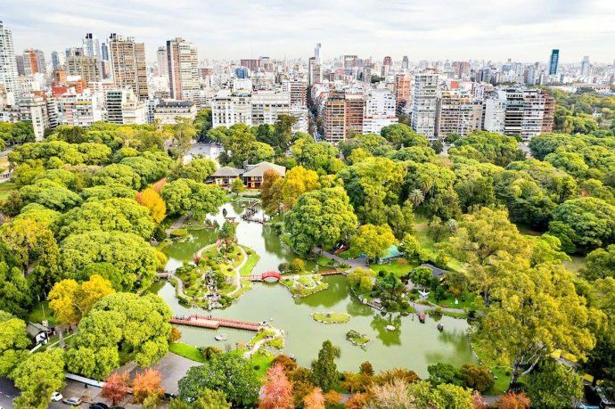 Con entradas anticipadas y delivery del restaurante que sirve comida tradicional nipona, el Jardín Japonés logró la forma de resurgir en cuarentena.