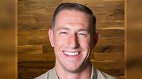 Ryan Graves apostó por Uber desde el inicio y transformó esa decisión en una fortuna de miles de millones de dólares.