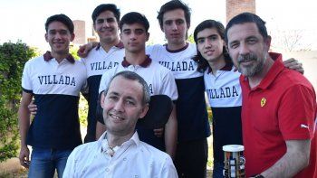 Los alumnos junto a sus profesores.