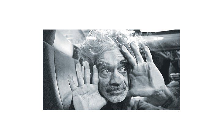 ámbito.com | En este falso documental se muestra a Daniel Melingo como un personaje que no cumple con los mandatos del artista internacional convencional. Sus seguidores detectarán que lo que parece surreal, no lo es tanto.