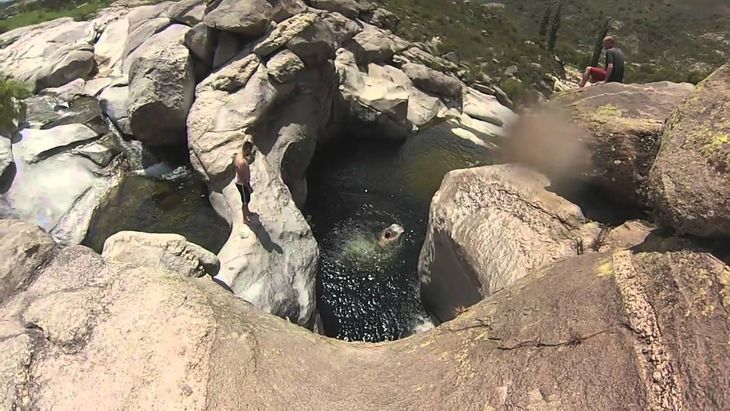 Con caídas de agua y pozos de hasta 7 metros de profundidad, este balneario es un imperdible de Mina Clavero. Con caídas de agua y pozos de hasta 7 metros de profundidad, este balneario es un imperdible de Mina Clavero.