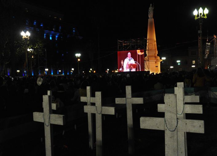 El Papa sorprendió a los fieles en Plaza de Mayo con un llamado (foto 10)
