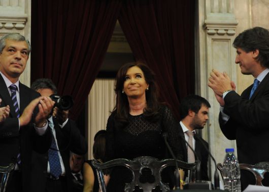 Giro por Malvinas: Cristina tiende un puente con los isleños y ofrece vuelos directos desde Buenos Aires (foto 2)